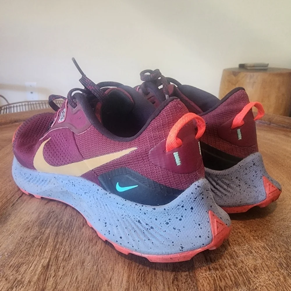Nike Pegasus Trail 3 Hiking Running Shoes Beetroot DA8697-600 Mens Size 8
